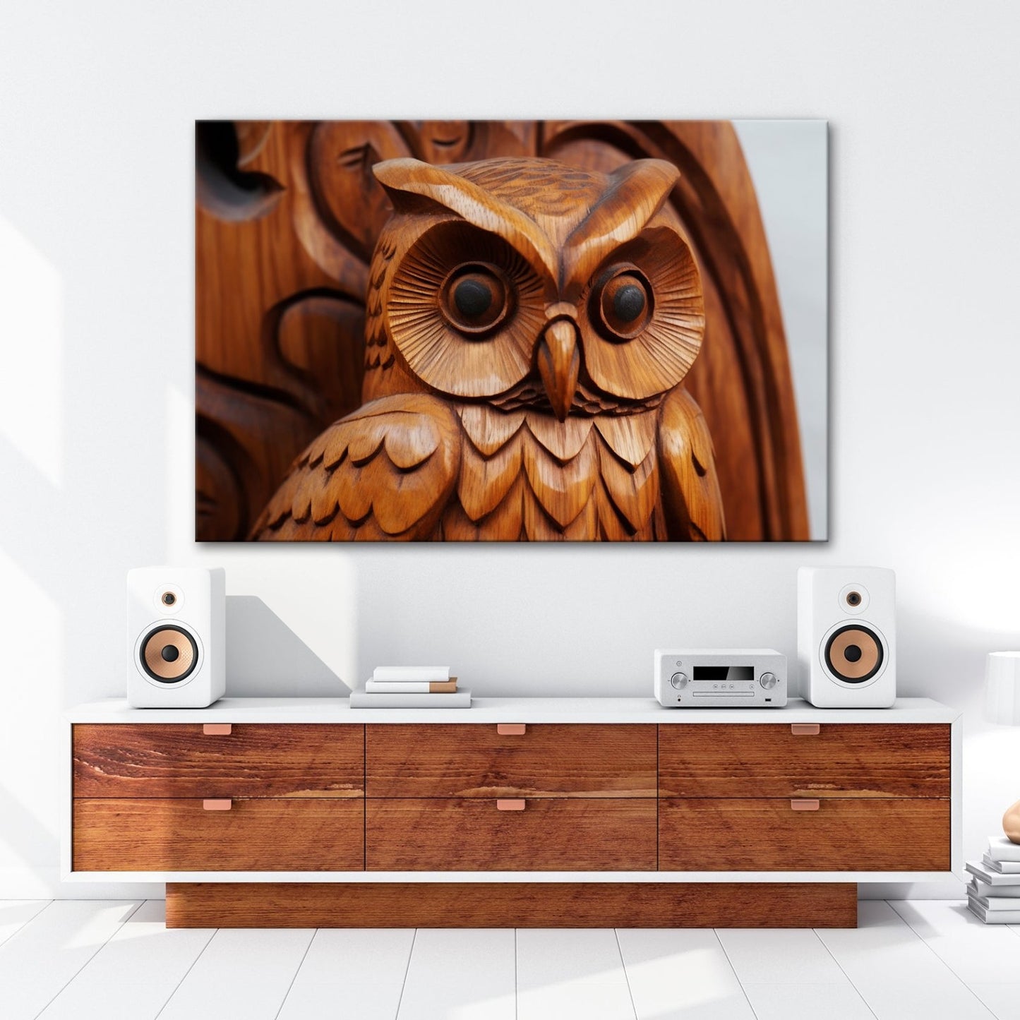 Leinwandbild Weisheit aus Holz – die Eule blickt mit ruhiger Tiefe. - deyoli