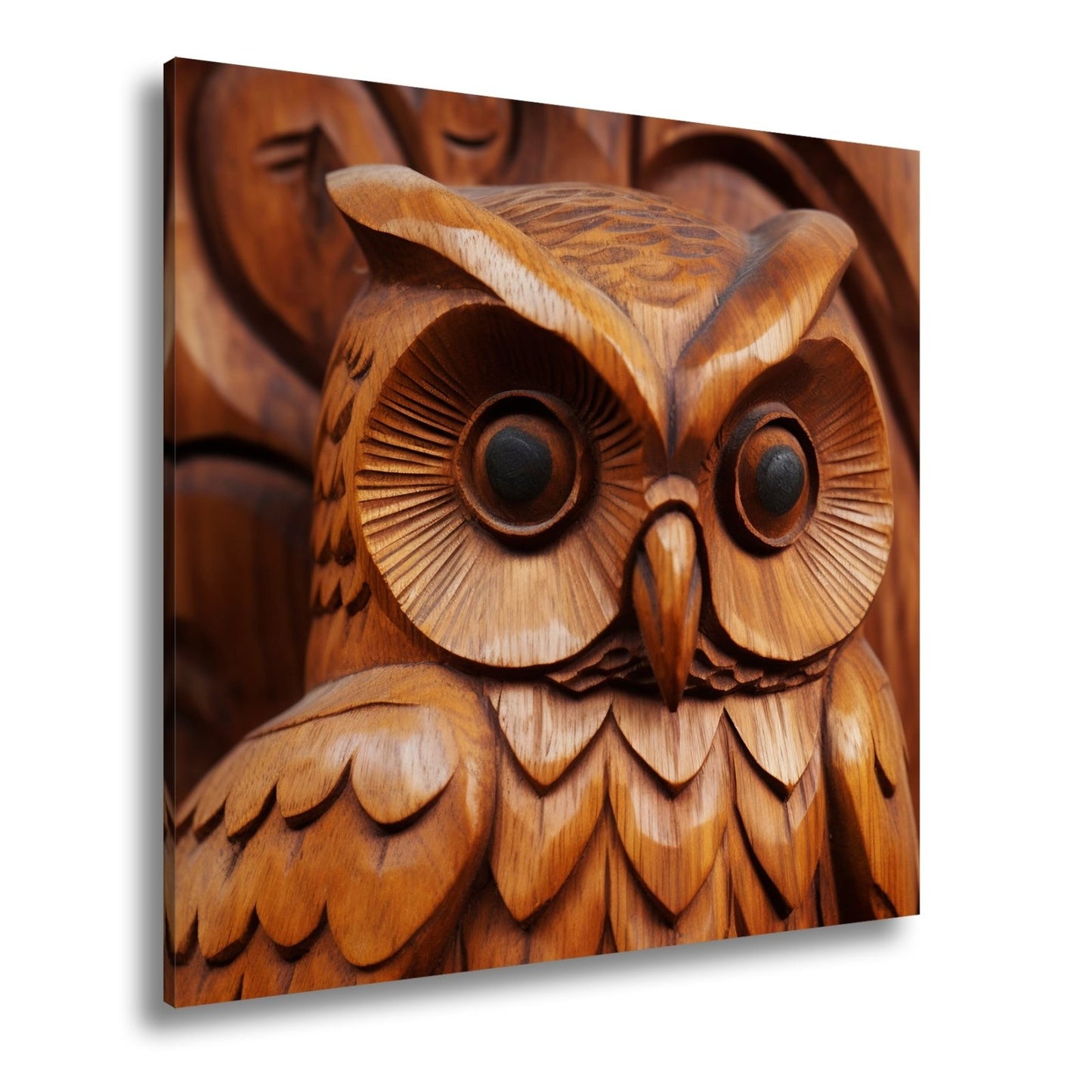 Leinwandbild Weisheit aus Holz – die Eule blickt mit ruhiger Tiefe. - deyoli