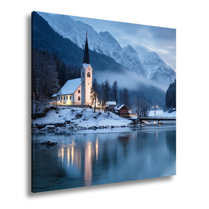 Leinwandbild Winterkapelle am See – Blaue Idylle Schnee XXL Canvas - deyoli