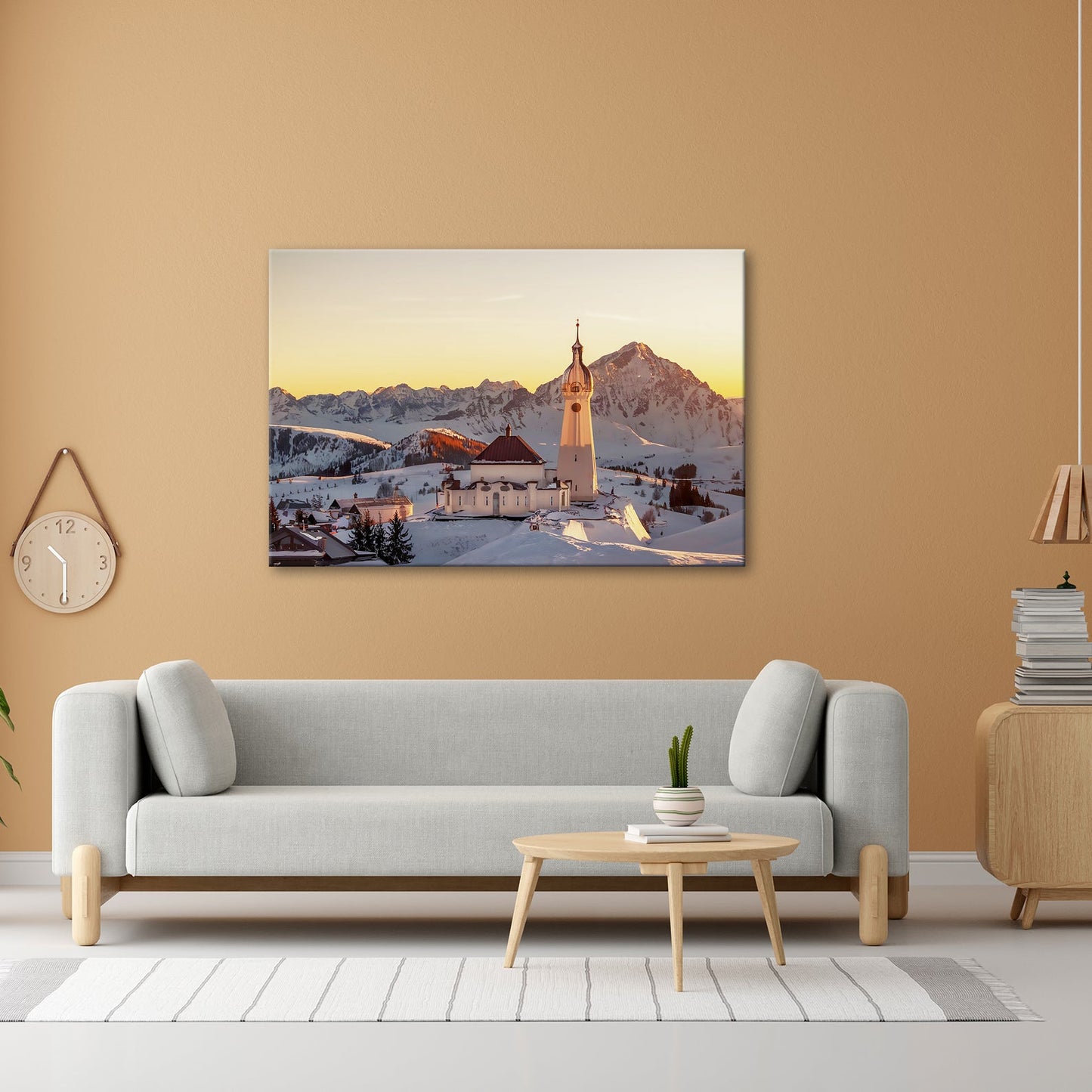 Leinwandbild Winterkirche im Alpenglühen – Stille trifft Erhabenheit. - deyoli
