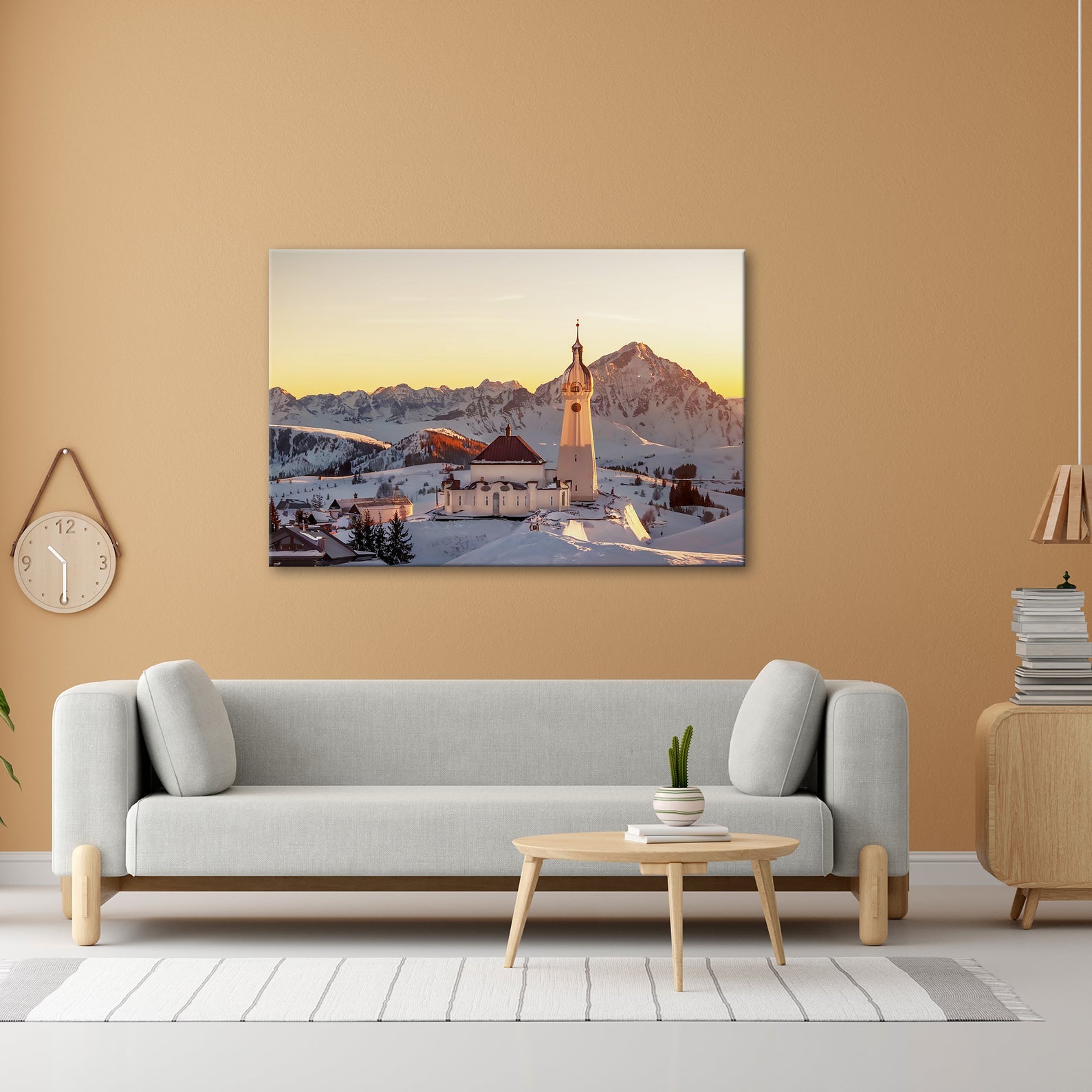 Leinwandbild Winterkirche im Alpenglühen – Stille trifft Erhabenheit. - deyoli