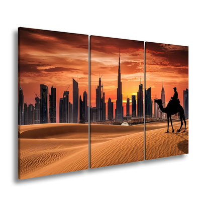 Leinwandbild Wüstensilhouette trifft auf Dubais flammenden Abendhimmel - deyoli