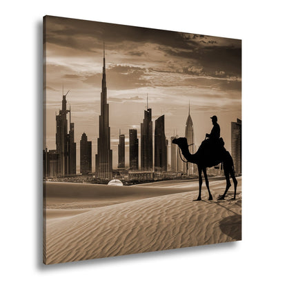 Leinwandbild Wüstensilhouette trifft auf Dubais flammenden Abendhimmel - deyoli