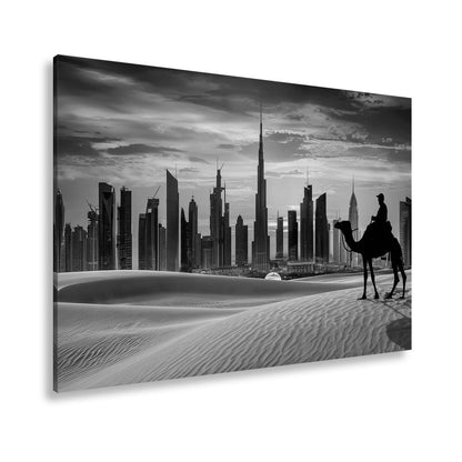 Leinwandbild Wüstensilhouette trifft auf Dubais flammenden Abendhimmel - deyoli