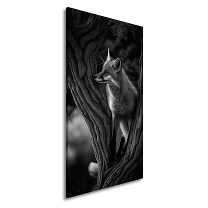 Leinwandbild XXL Fuchs – Elegant im Geäst als stiller Waldgeist - deyoli