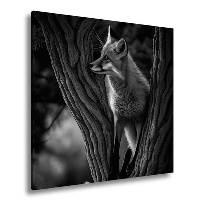 Leinwandbild XXL Fuchs – Elegant im Geäst als stiller Waldgeist - deyoli