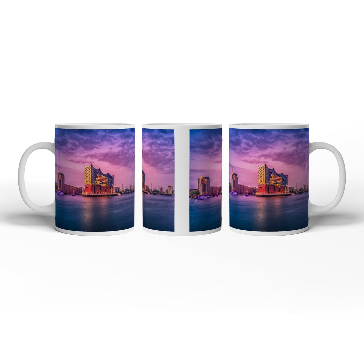 Motivtasse Abendlicht küsst Hamburgs Hafen mit goldener Eleganz. - deyoli