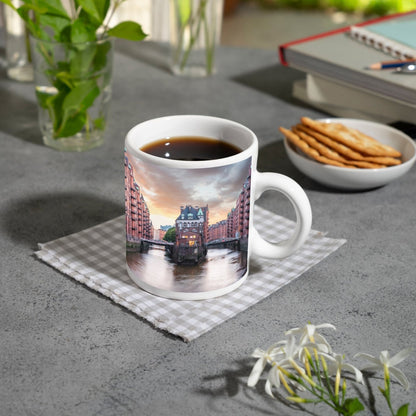 Motivtasse Backsteinromantik in Hamburgs Speicherstadt bei Sonnenuntergang. - deyoli