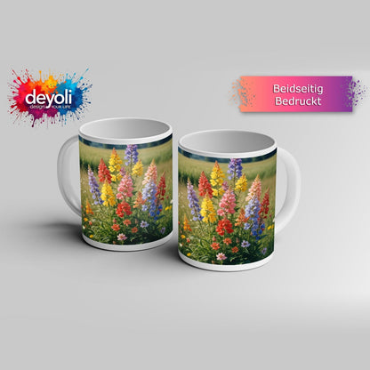 Motivtasse Blütenfeuerwerk in voller Pracht auf grüner Wiese. - deyoli