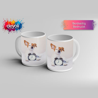 Motivtasse Der Wecker hat verloren – Hund genießt den Morgen. - deyoli
