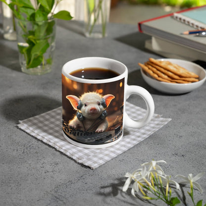 Motivtasse DJ - Ferkel – süßer Beat zwischen Chips und Knöpfen. - deyoli