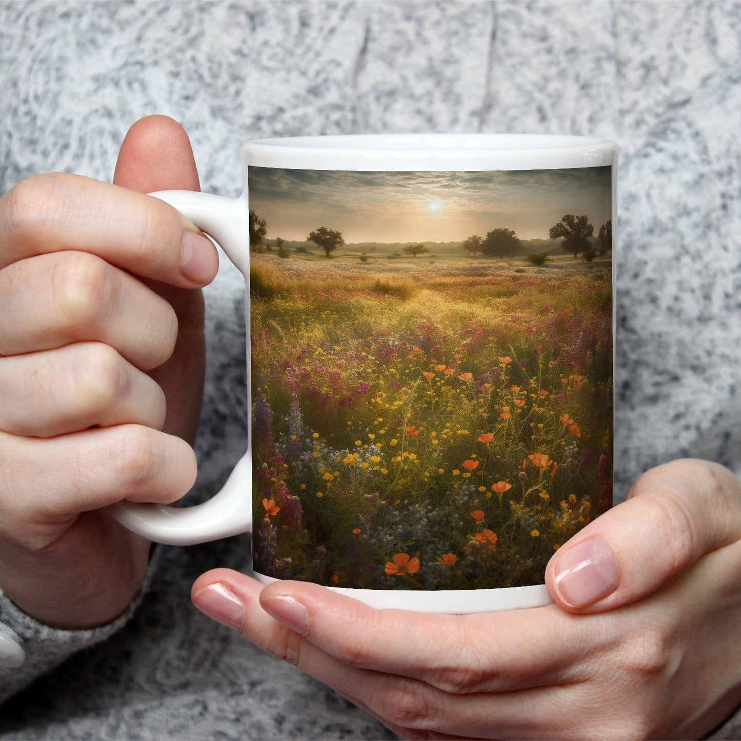 Motivtasse Ein Blütenmeer erwacht im goldenen Morgenlicht. - deyoli