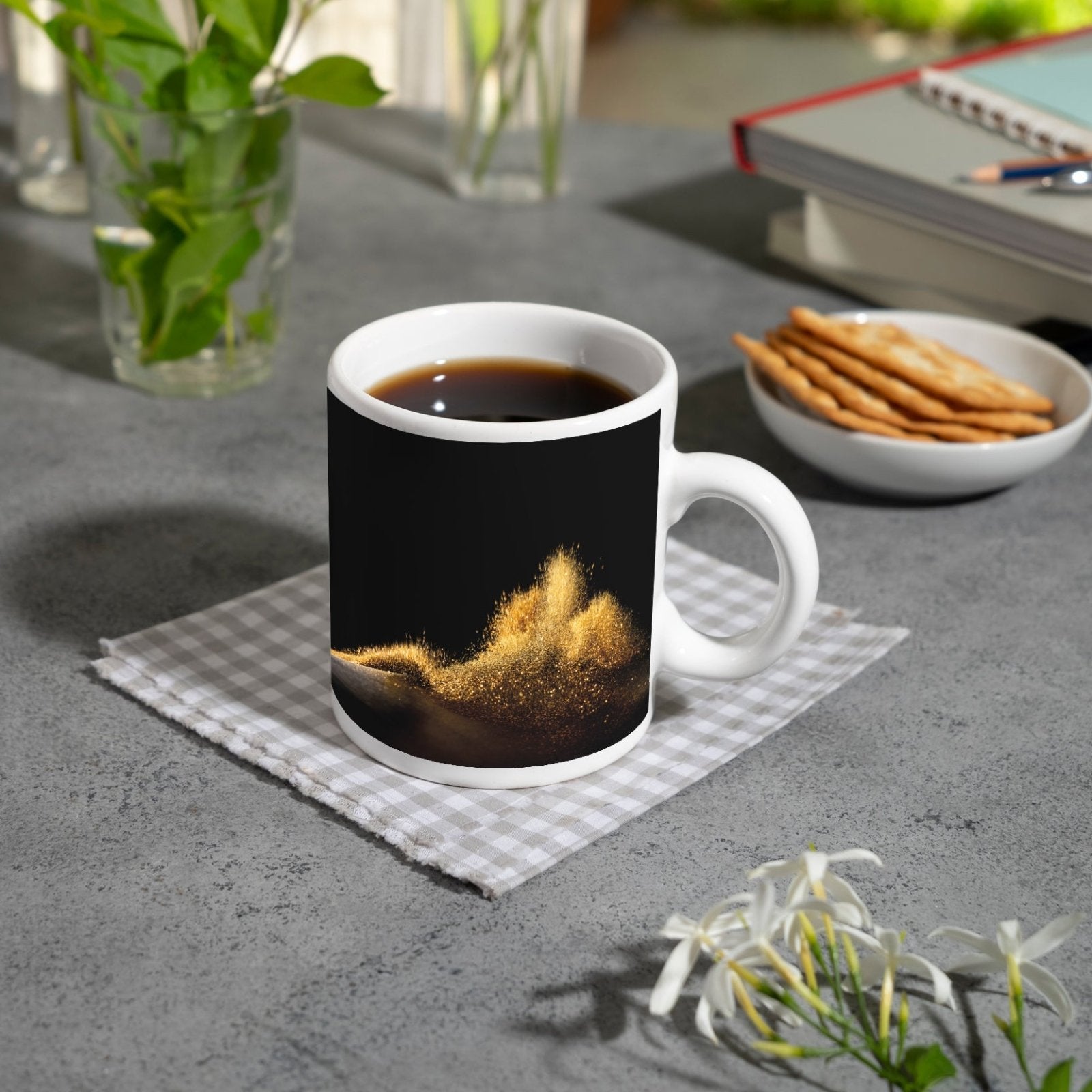 Motivtasse Ein Funkeln wie Goldwind auf nächtlicher Düne. - deyoli