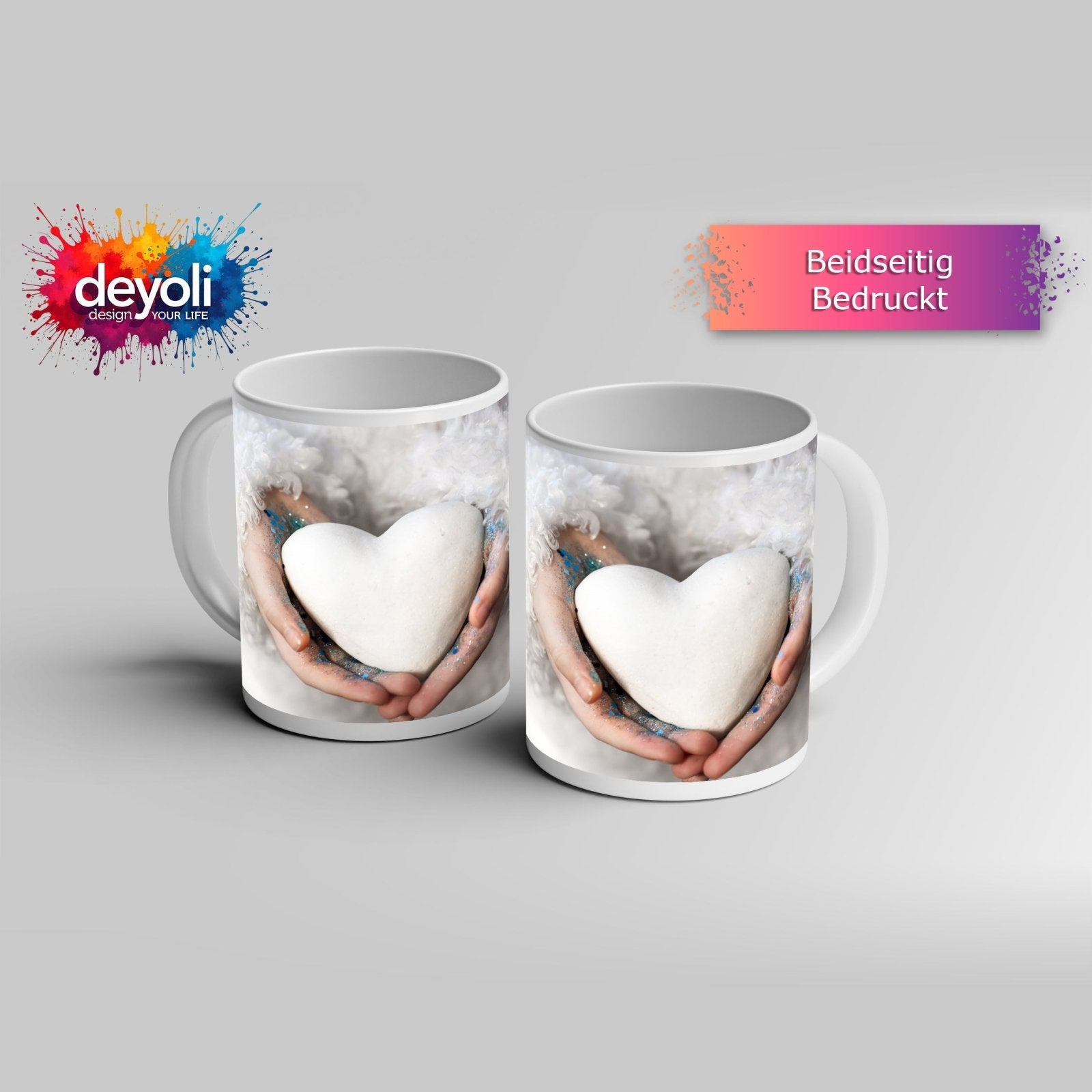 Motivtasse Ein Herz in Händen – gehalten mit Glitzer und Sanftmut. - deyoli