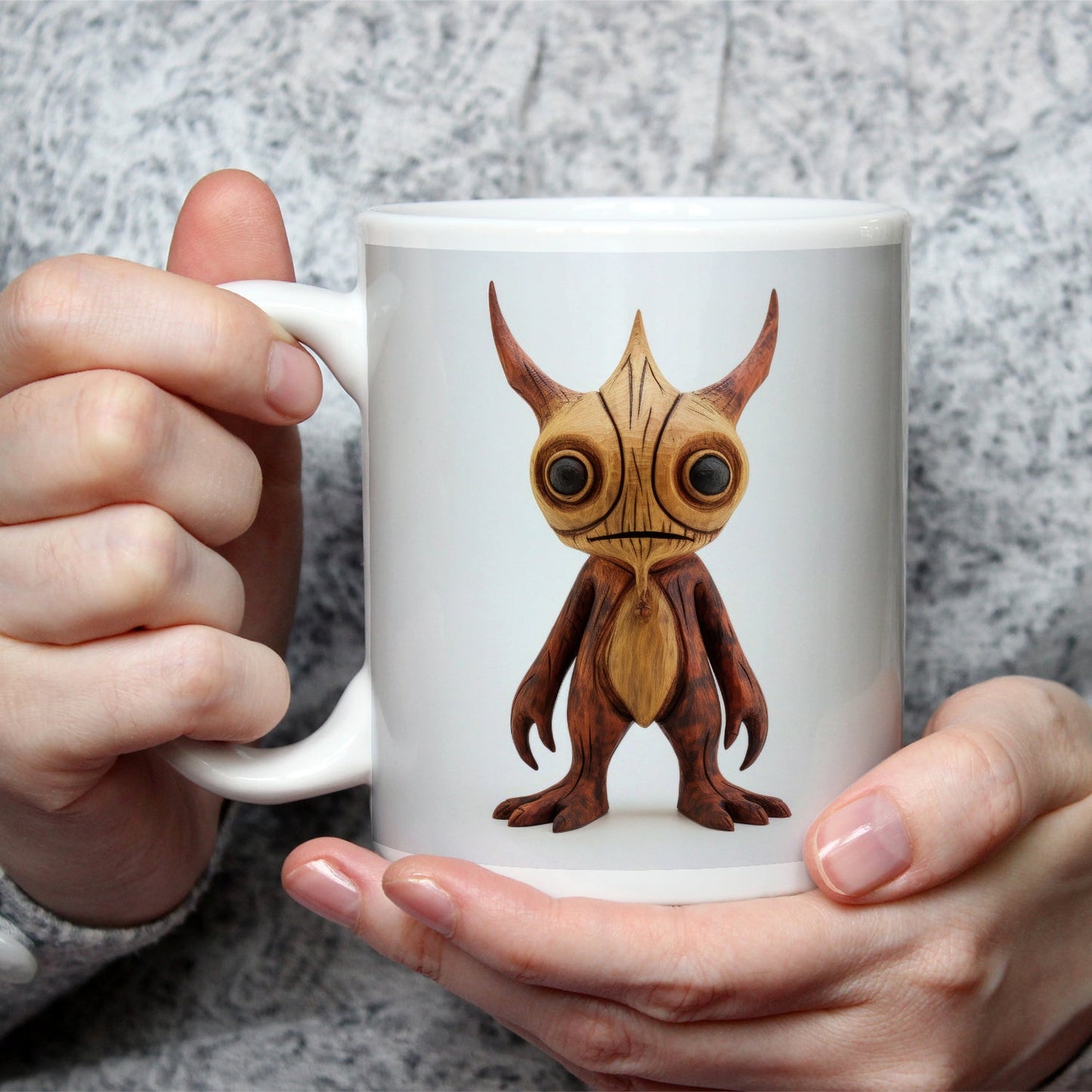 Motivtasse Ein hölzernes Wesen mit großen Augen und sanfter Seele. - deyoli