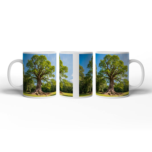 Motivtasse Ein majestätischer Baum, fest verwurzelt im Licht. - deyoli