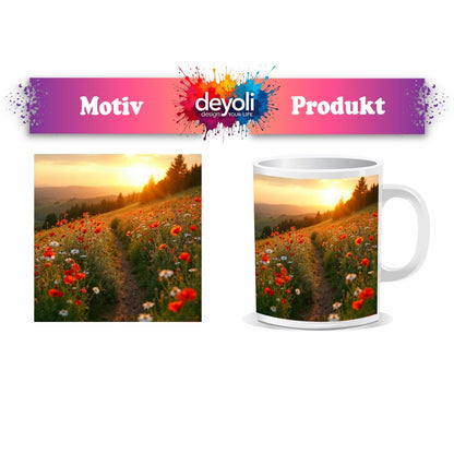 Motivtasse Ein Pfad aus Licht durch ein Mohnblumenmeer im Abendgold. - deyoli