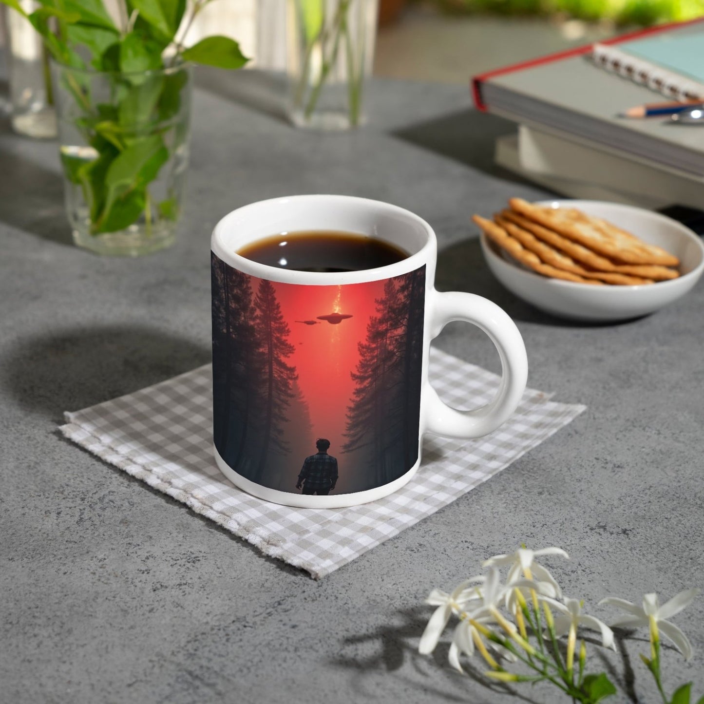Motivtasse Ein roter Himmel, Ufos und Staunen im düsteren Wald. - deyoli