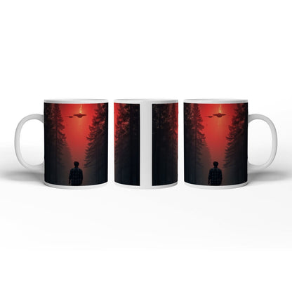Motivtasse Ein roter Himmel, Ufos und Staunen im düsteren Wald. - deyoli