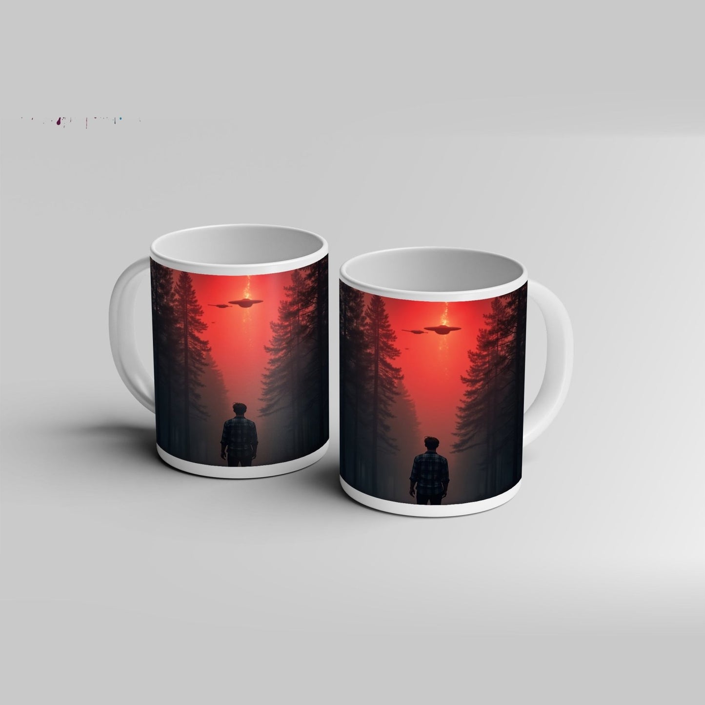 Motivtasse Ein roter Himmel, Ufos und Staunen im düsteren Wald. - deyoli