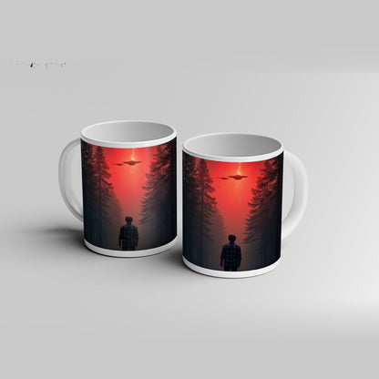 Motivtasse Ein roter Himmel, Ufos und Staunen im düsteren Wald. - deyoli