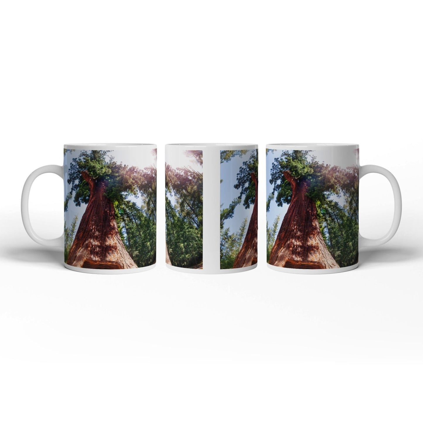 Motivtasse Ein Tor im Baum – Natur wird zur Passage. - deyoli