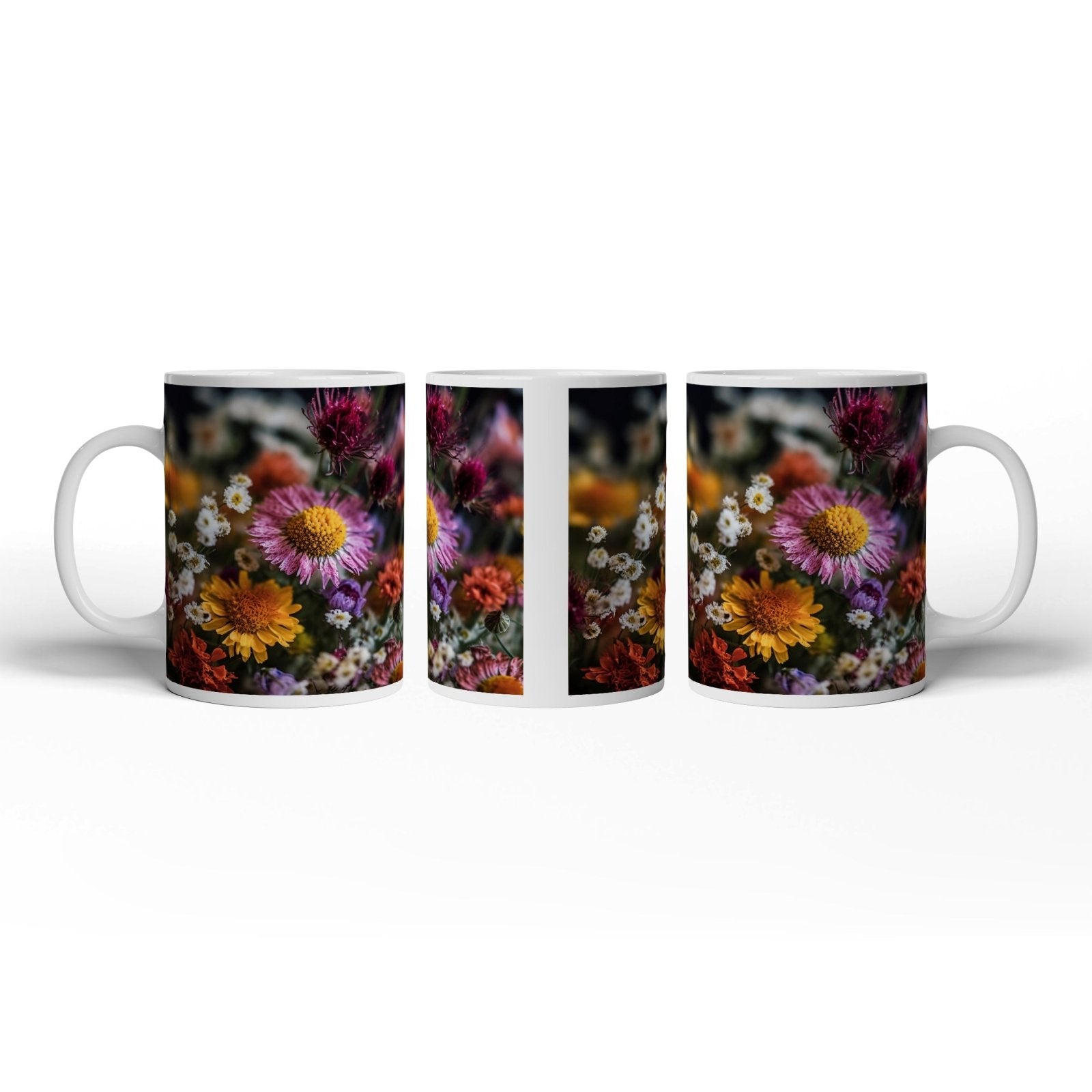 Motivtasse Ein wildes Blütenmeer, kraftvoll in Farbe und Form. - deyoli