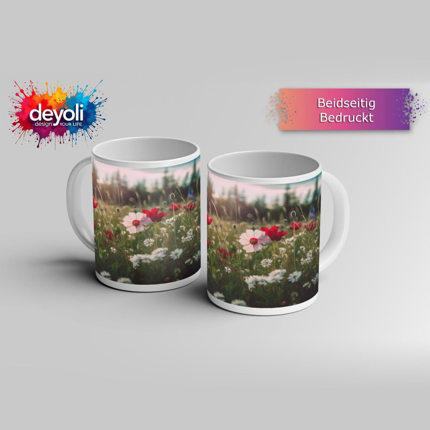 Motivtasse Einzigartig – eine weiße Blume in rotem Mohnmeer. - deyoli