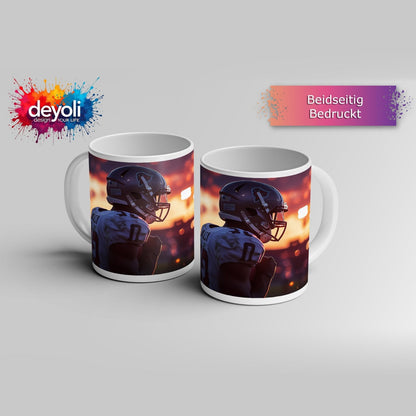 Motivtasse Footballer im Sonnenuntergang – Fokus im letzten Licht. - deyoli
