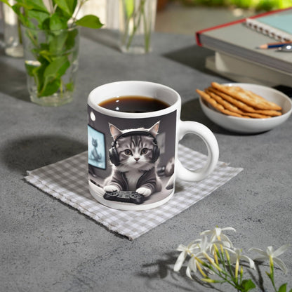 Motivtasse Gamer - Katze – flauschig, fokussiert, voll im Flow. - deyoli