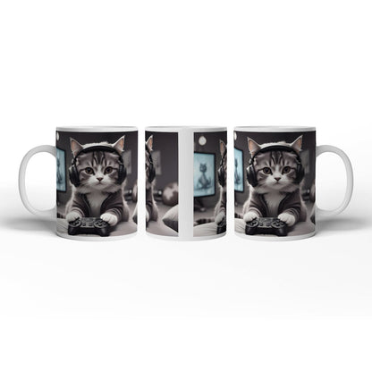 Motivtasse Gamer - Katze – flauschig, fokussiert, voll im Flow. - deyoli