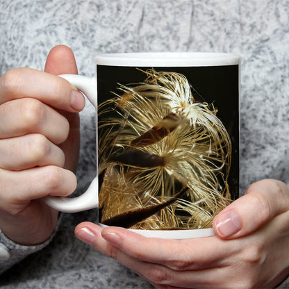 Motivtasse Goldener Flaum im Licht – zartes Spiel der Natur. - deyoli