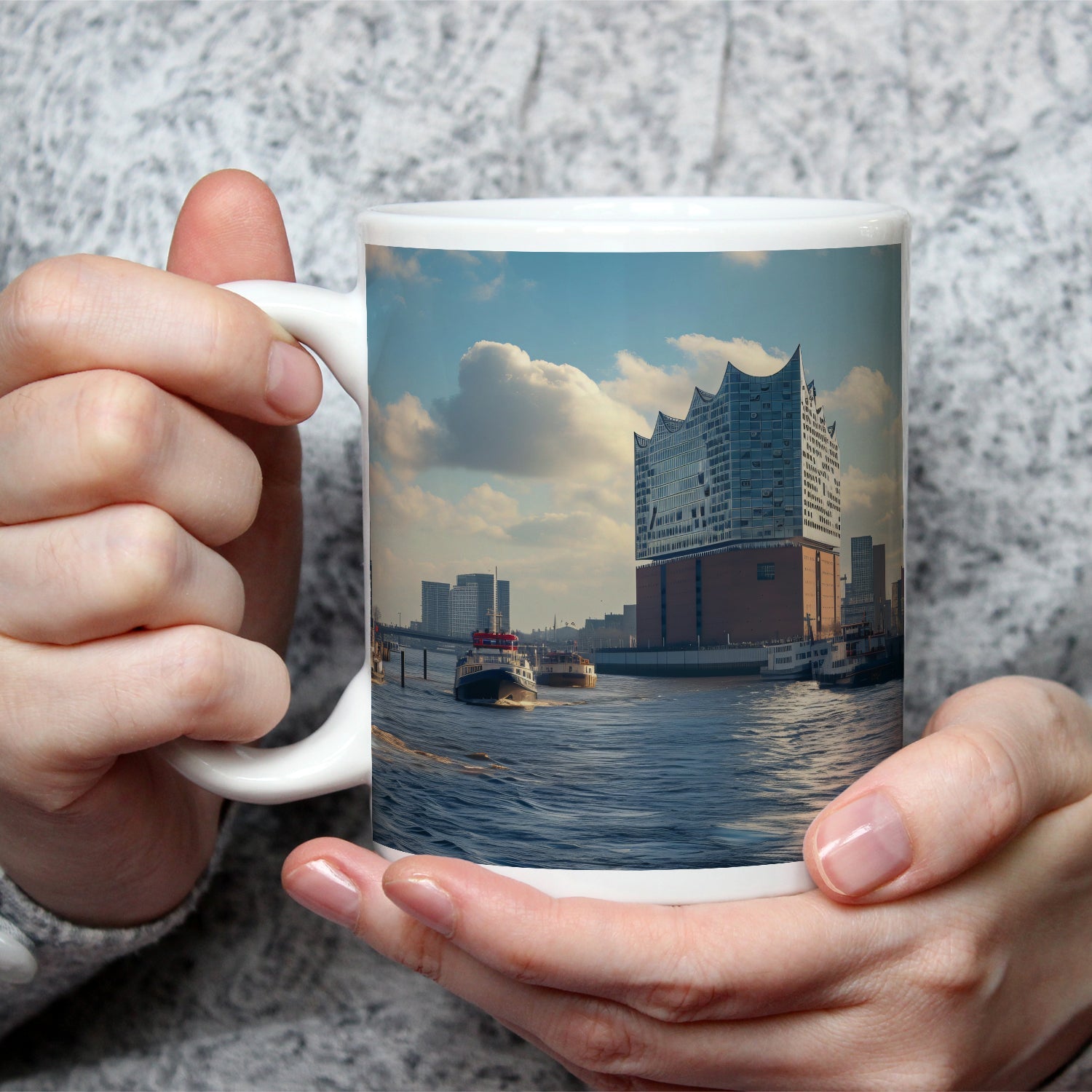 Motivtasse Hafenzauber mit Elbphilharmonie im goldenen Morgenlicht. - deyoli