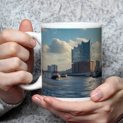 Motivtasse Hafenzauber mit Elbphilharmonie im goldenen Morgenlicht. - deyoli