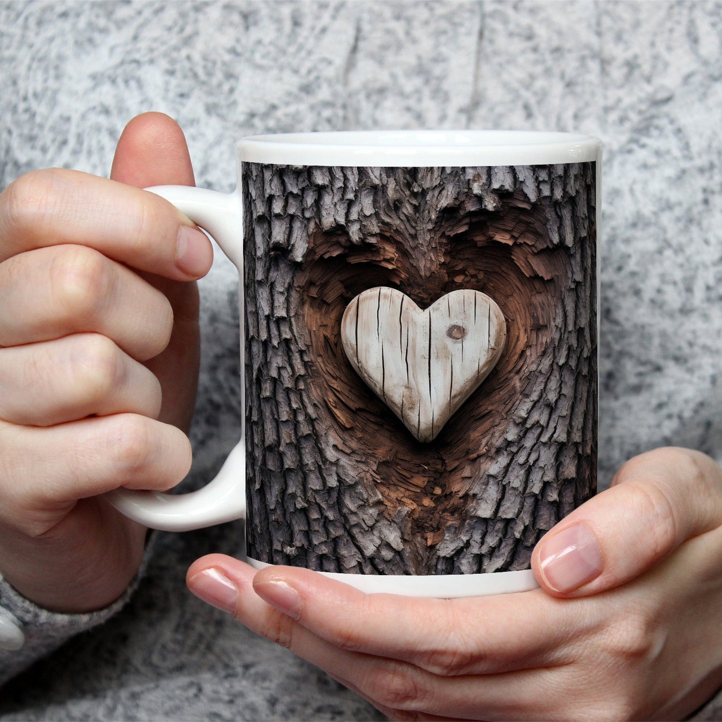 Motivtasse Handwerk der Natur – geschnitzte Liebe im Baumherz. - deyoli