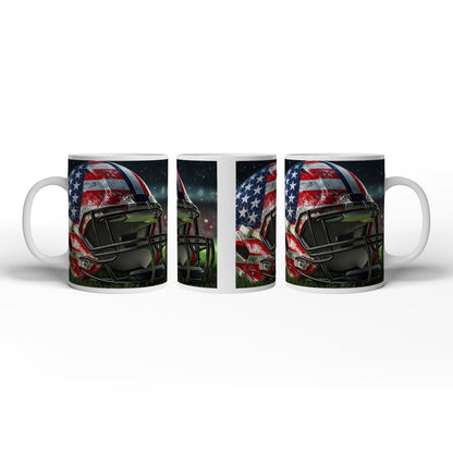 Motivtasse Helm in Sternenbanner – Symbol der Kraft auf grünem Feld. - deyoli