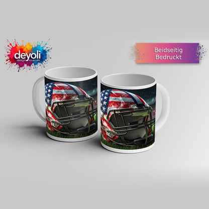 Motivtasse Helm in Sternenbanner – Symbol der Kraft auf grünem Feld. - deyoli
