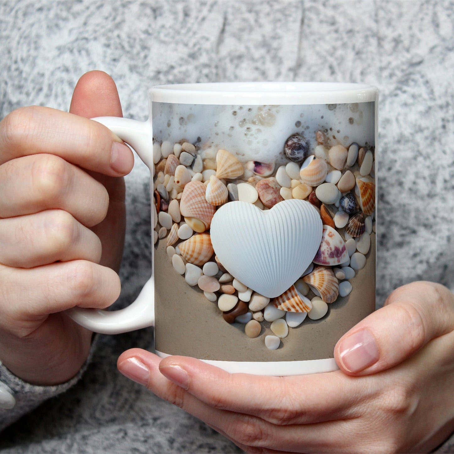Motivtasse Herz aus Muscheln – Liebe trifft Meeresrauschen. - deyoli