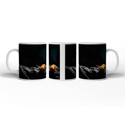 Motivtasse Im Licht der Stille kriecht die Zeit auf weichem Grund. - deyoli