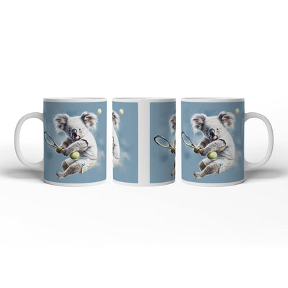 Motivtasse Koala am Court – flauschig, flink und fokussiert. - deyoli