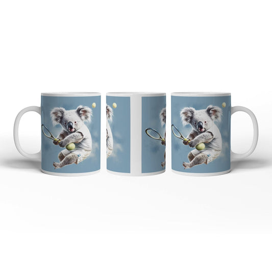 Motivtasse Koala am Court – flauschig, flink und fokussiert. - deyoli