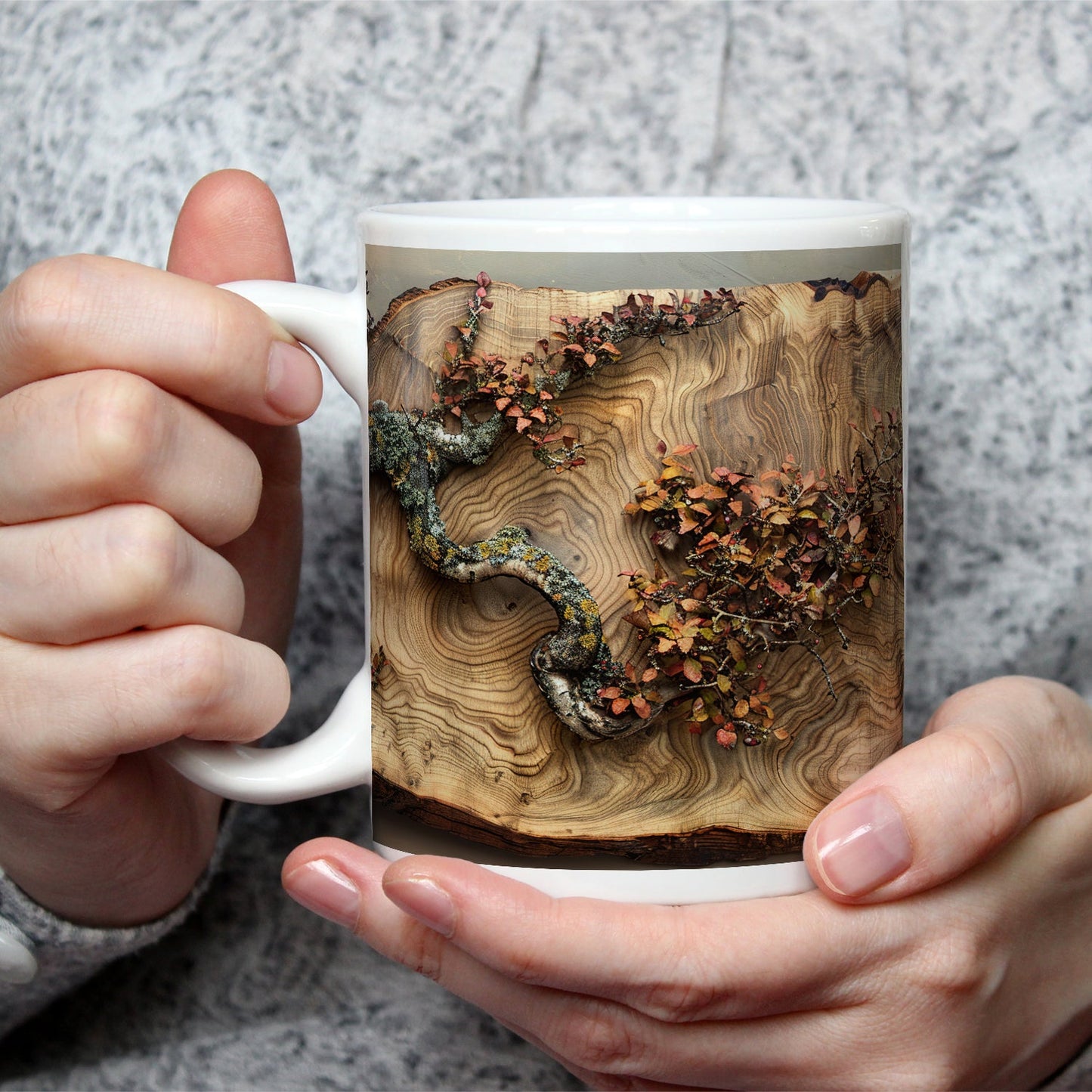 Motivtasse Kunstvoller Ast auf edlem Holz – Natur als Gemälde. - deyoli