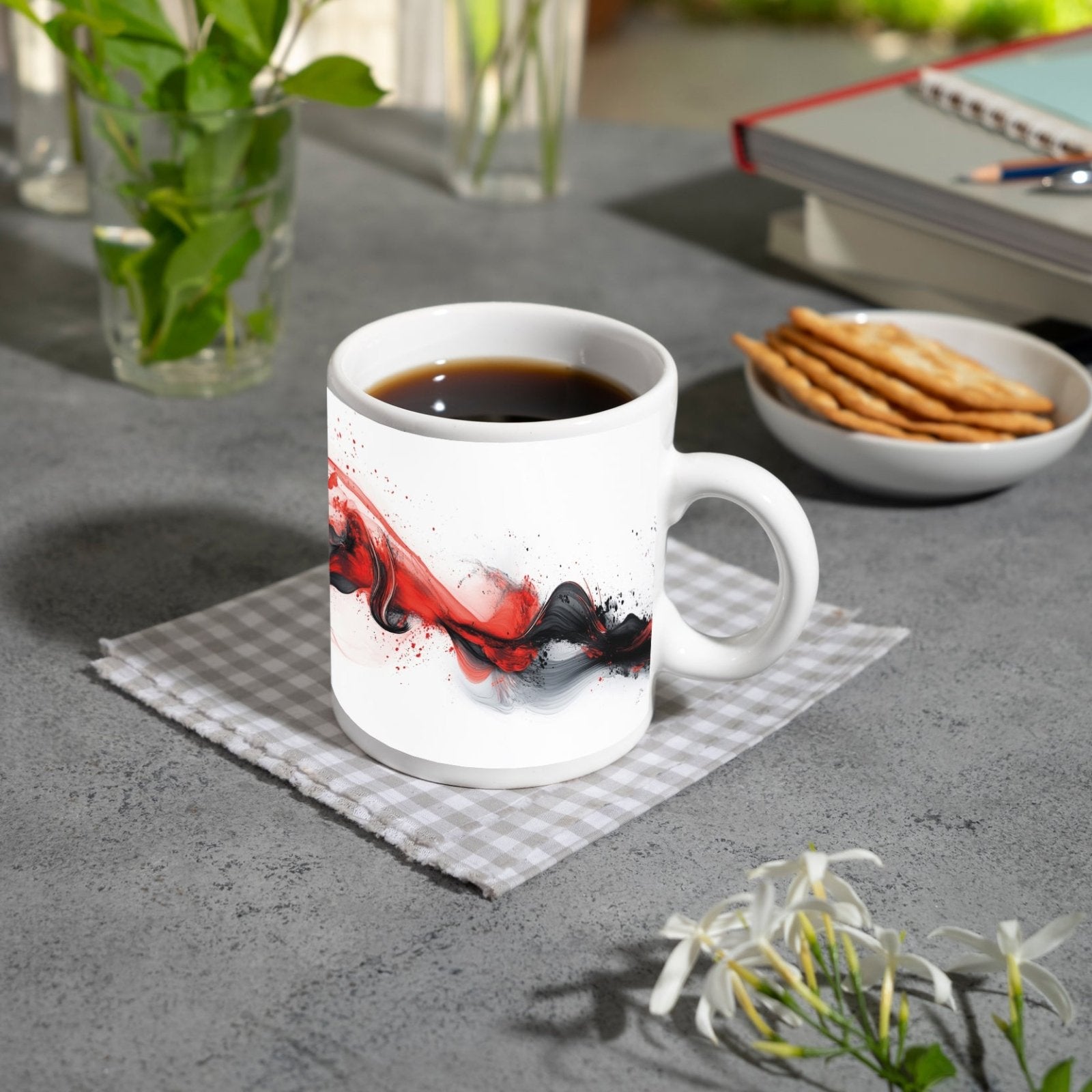 Motivtasse Rotes Feuer tanzt mit schwarzem Rauch auf weißer Leinwand. - deyoli