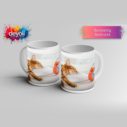 Motivtasse Schlummerkatze und Uhr – Zeit steht still im Traum. - deyoli