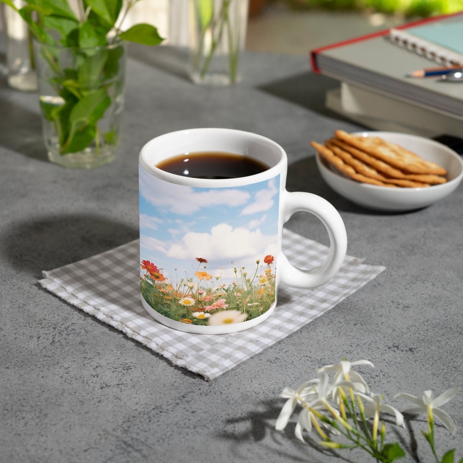 Motivtasse Sommerwiese tanzt unter Wolken im goldenen Licht. - deyoli