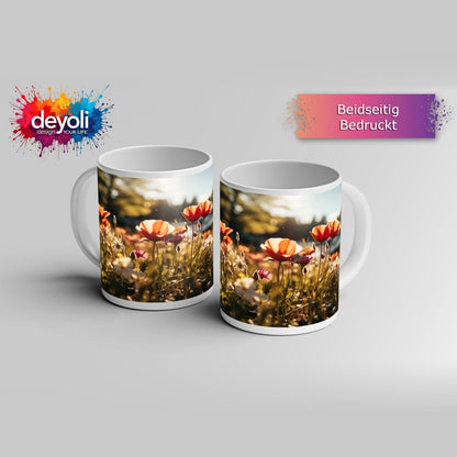 Motivtasse Sonnenstrahlen fluten ein Meer aus leuchtenden Blüten. - deyoli