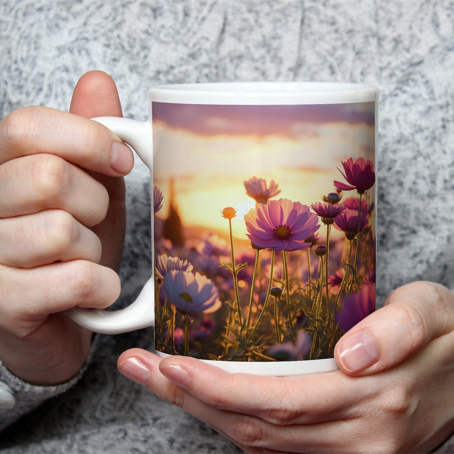 Motivtasse Sonnenuntergang küsst ein Meer aus zarten Kosmeen. - deyoli