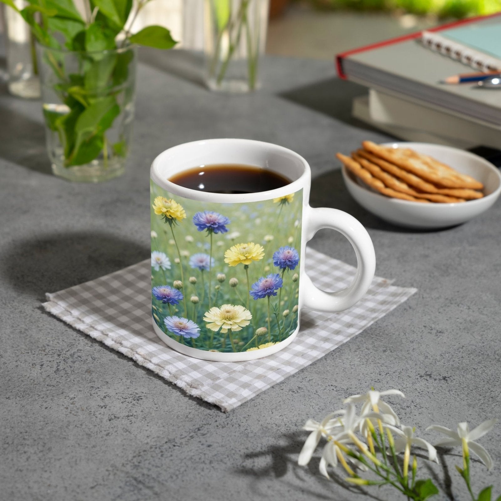 Motivtasse Sonnige Wiesenblüten flüstern vom Sommer im Wind. - deyoli