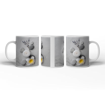 Motivtasse Stille Schönheit mit Stein, Lavendel und Kerzenlicht. - deyoli