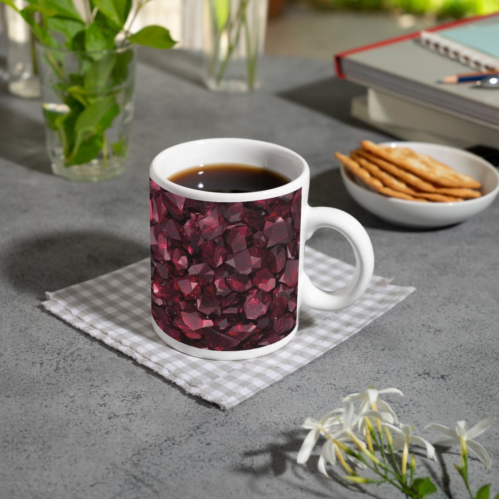 Motivtasse Tiefrote Edelsteine funkeln in mystischer Dichte. - deyoli